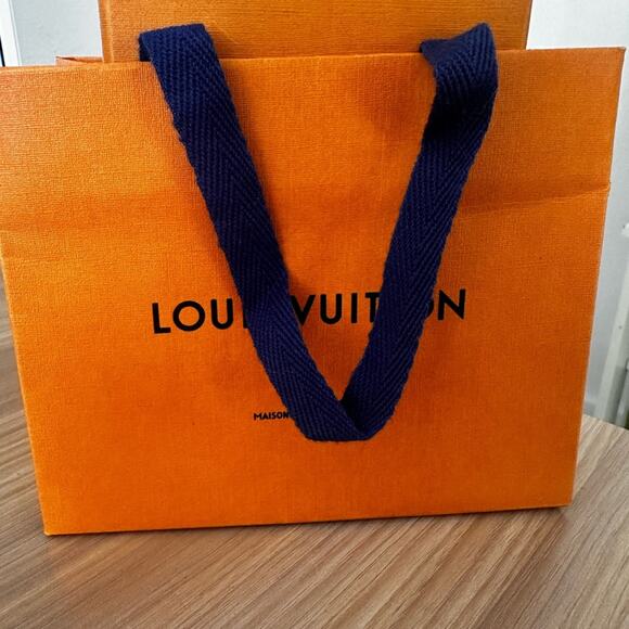 Authentic Louis Vuitton Graphite Key Pouch | new never used | 100% authentic - Picture 7 of 13